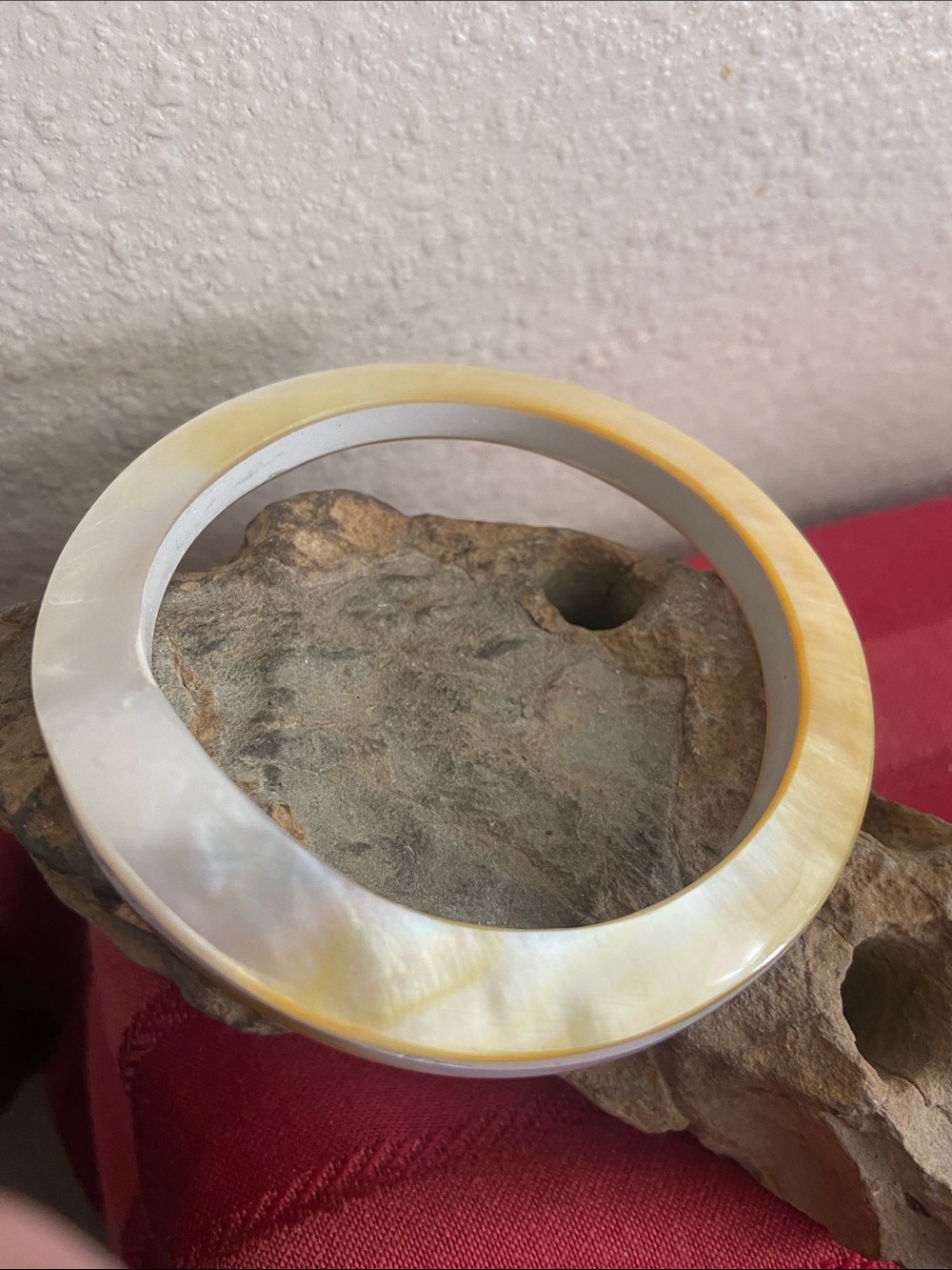 Vintage 70s Ivory-Cream Mother of Pearl Bangle Bracelet